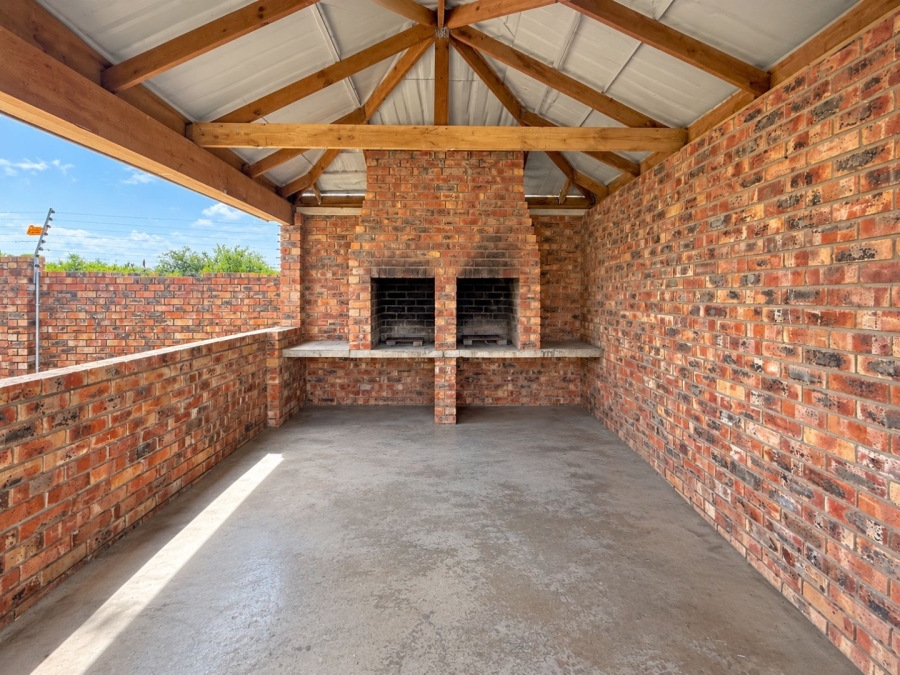 4 Bedroom Property for Sale in Bluewater Bay Eastern Cape